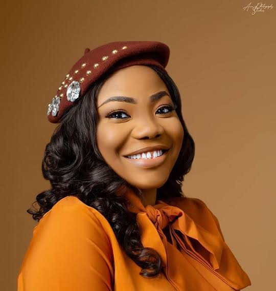 Mercy Chinwo Biography, Wedding, Age, Husband, Net Worth, Songs and Facts