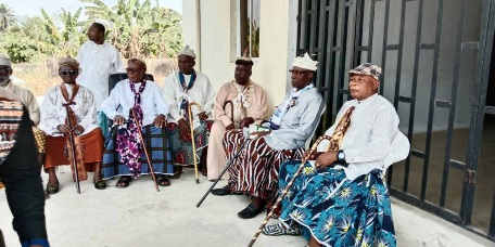 Protest In Calabar As LG Chairman Locked Traditional Rulers Office Over Scheduled Meeting With PDP Governorship Candidate