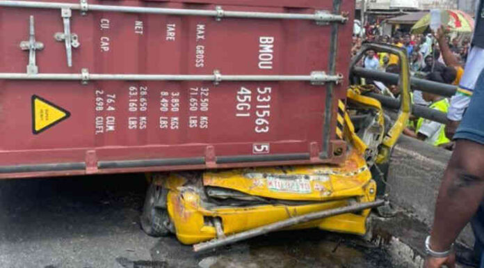 Container falls off truck in Lagos, crushes 9 persons to death