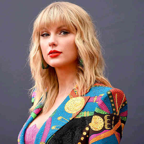 Taylor Swift Biography-Net-Worth-Age-Husband-Children-Parents-Siblings-Height