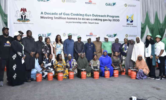 govt begins distribution of cooking gas to one million homes